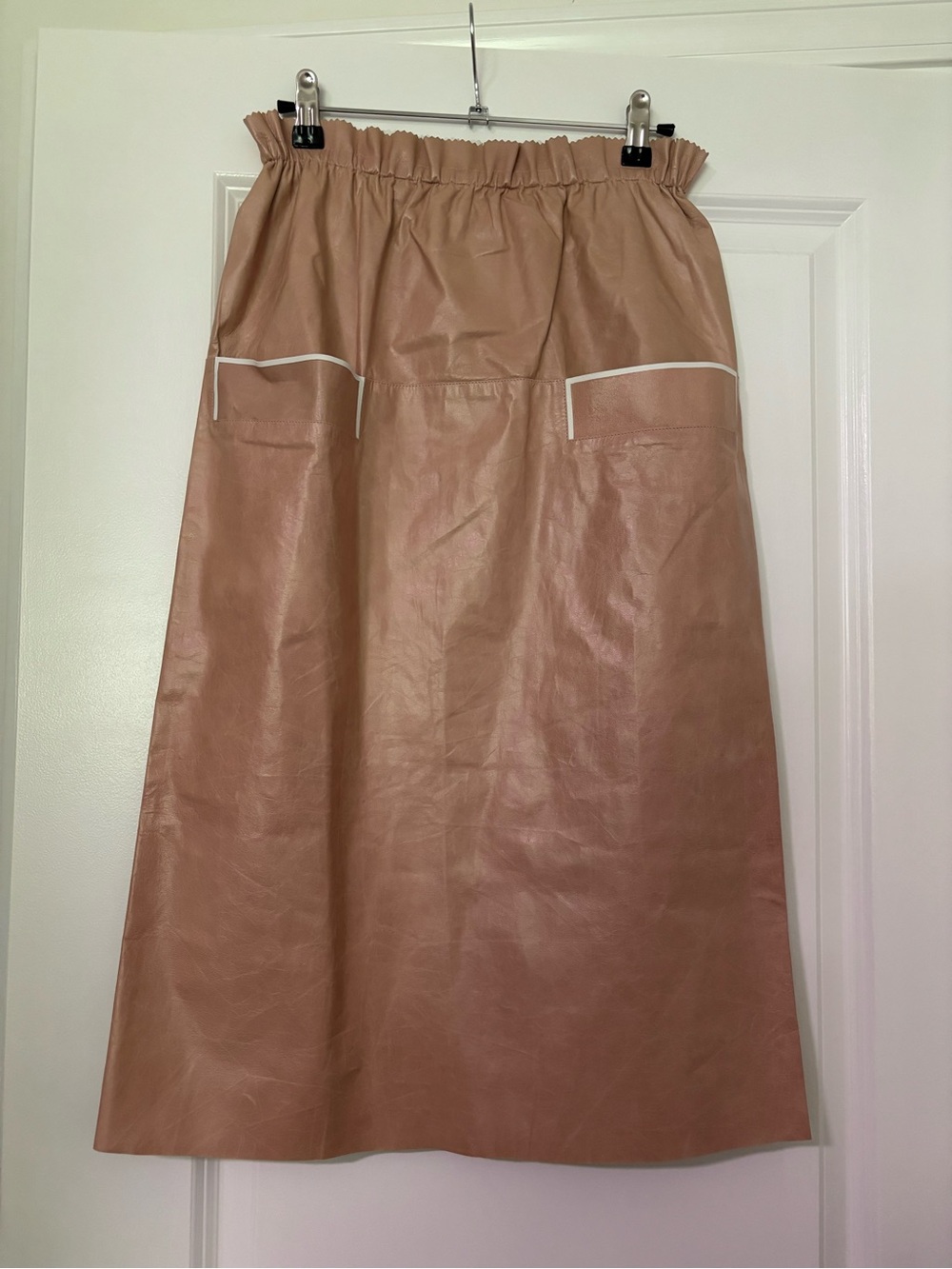 Tod's Rose Beige Leather Midi Skirt with White Piping
